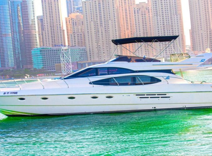 Yacht 63ft Boat – 30 People