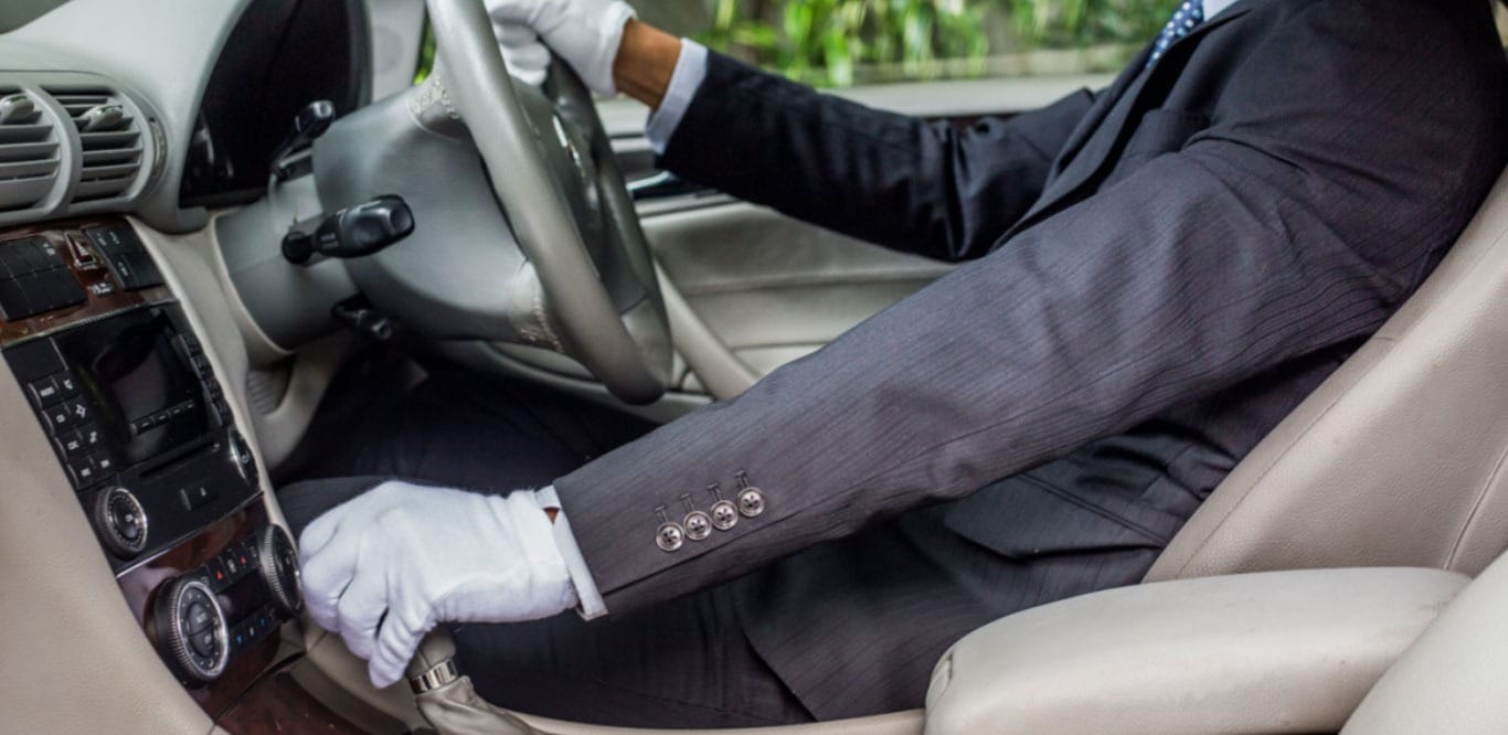 Make your Dubai trip unforgettable and smooth: Hire the best monthly chauffeur service Dubai