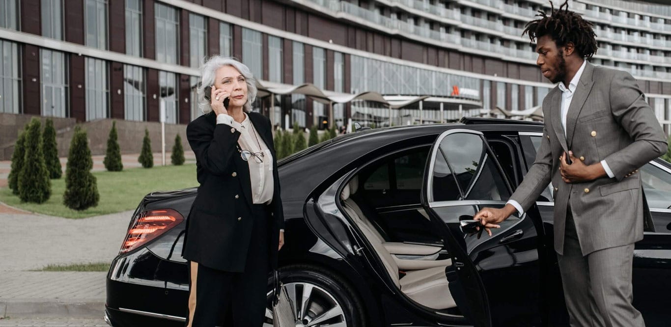 Luxurious Monthly Chauffeur Services In Dubai